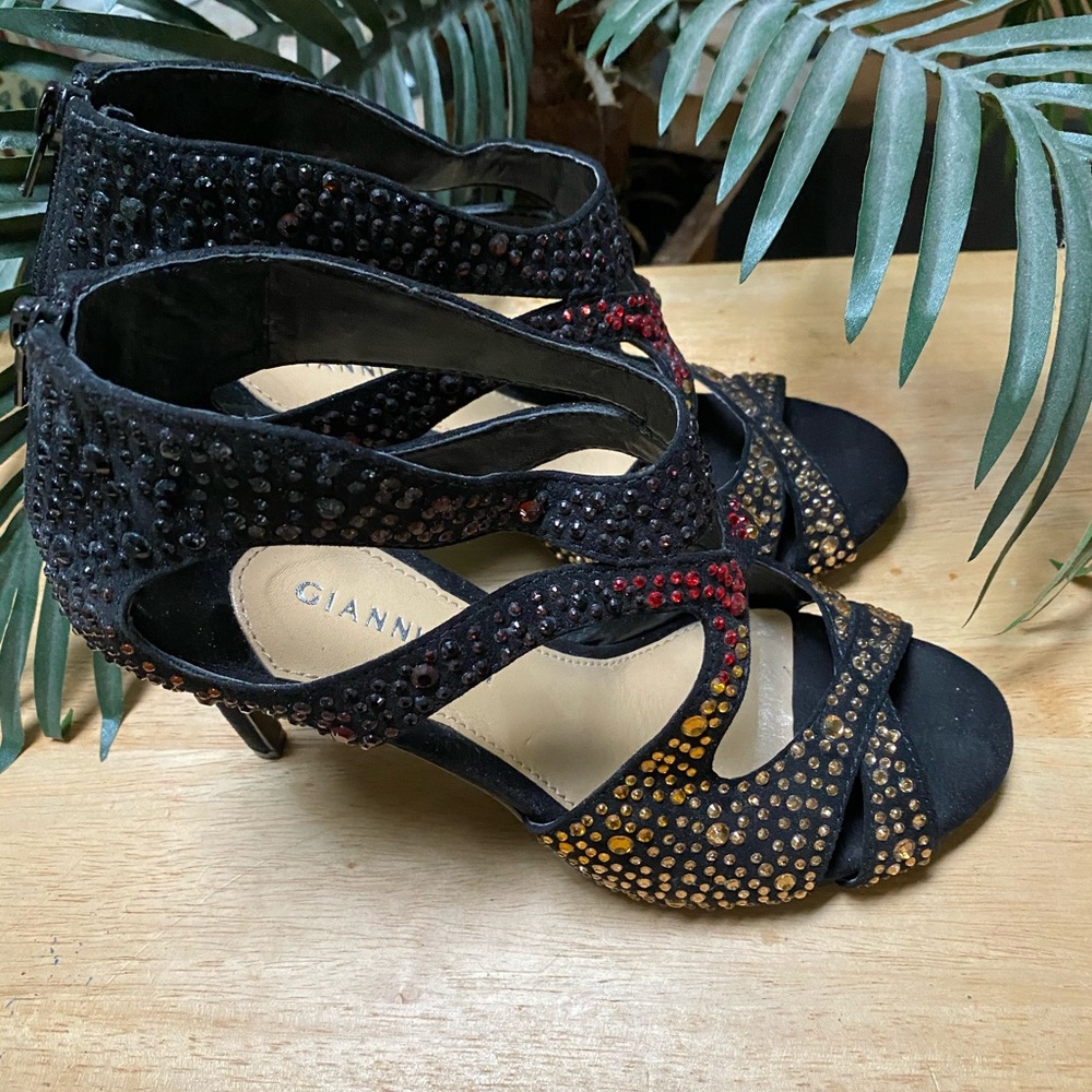 Rhinestoned Gianni Bini heels.